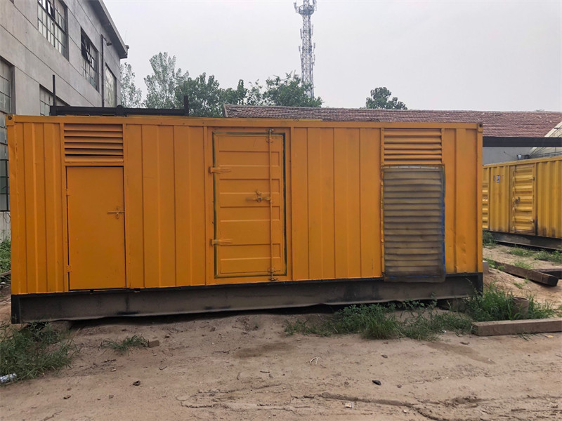 扬州发电机出租进行负载测试时，电瓶电量不足的具体判断标准是什么？